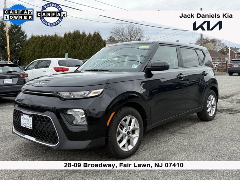 Certified 2022 Kia Soul LX w/ Technology Package image 1