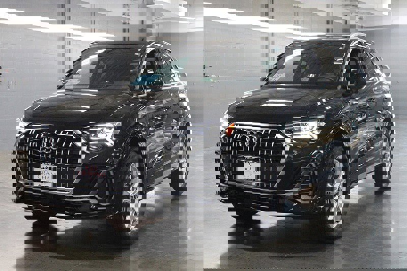 Certified 2024 Audi Q3 2.0T Premium w/ Convenience Package image 1