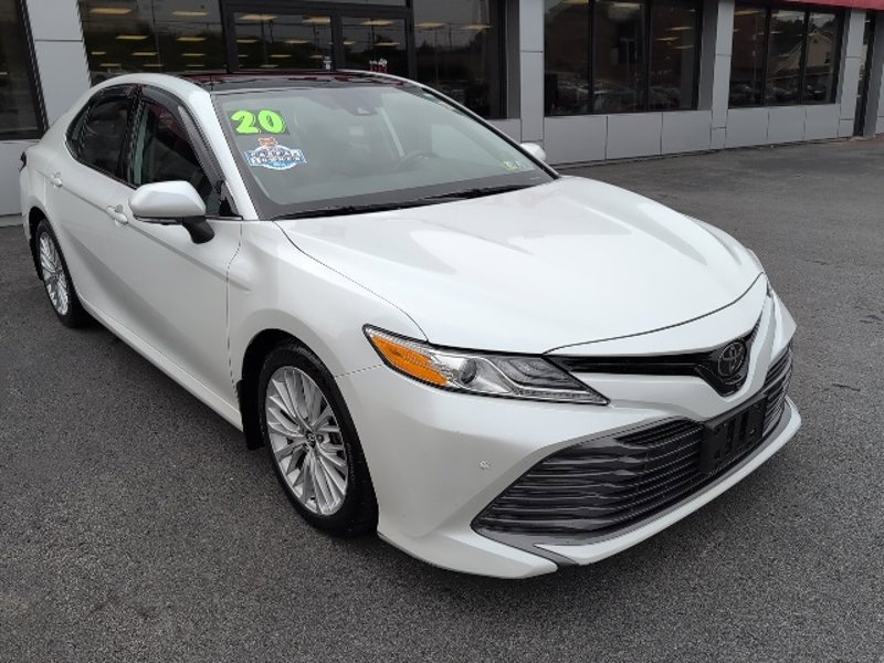 Certified 2020 Toyota Camry XLE image 1