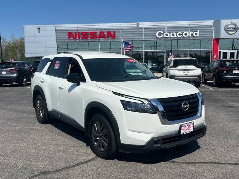 Certified 2024 Nissan Pathfinder S image 1