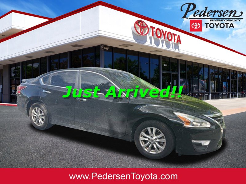 Used 2014 Nissan Altima 2.5 S w/ Sport Value Package image 1