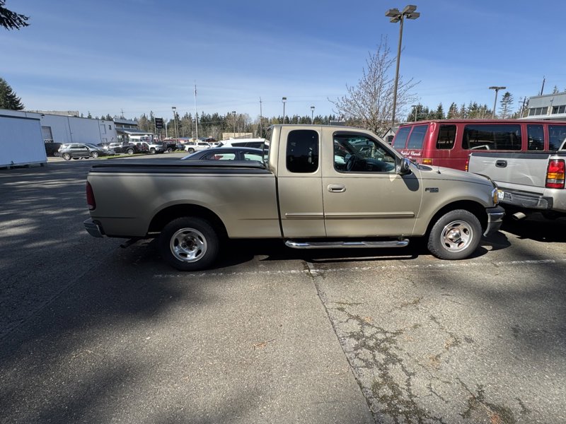 Used 1999 Ford F150 XLT image 1