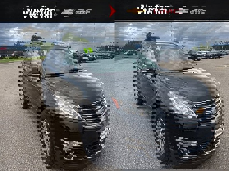 Used 2017 Chevrolet Traverse LT image 1