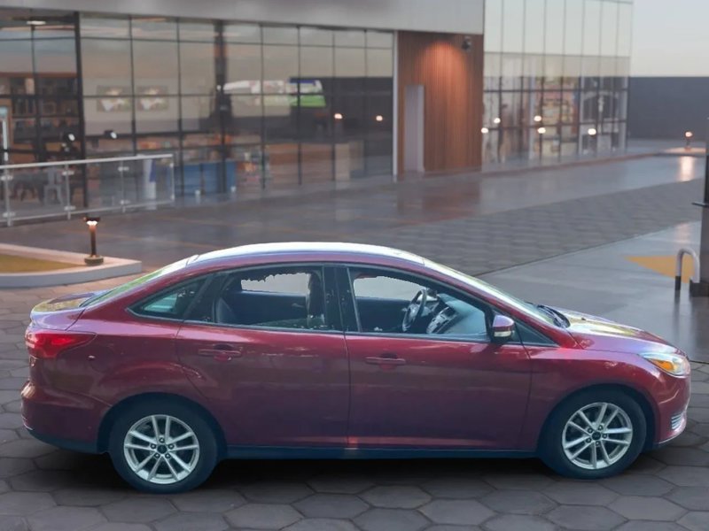 Used 2016 Ford Focus SE image 1
