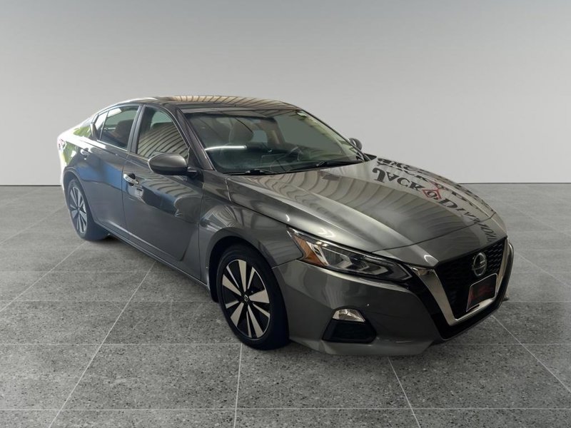 Used 2021 Nissan Altima 2.5 SV image 1