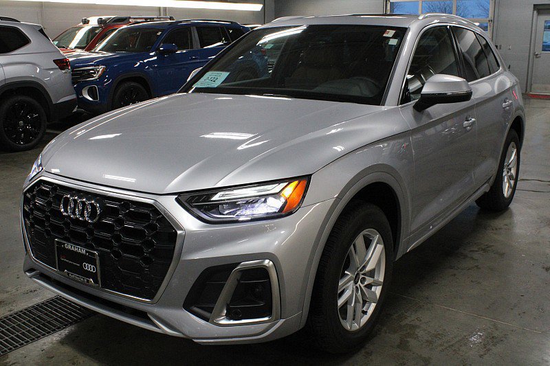 Certified 2024 Audi Q5 2.0T Premium image 1