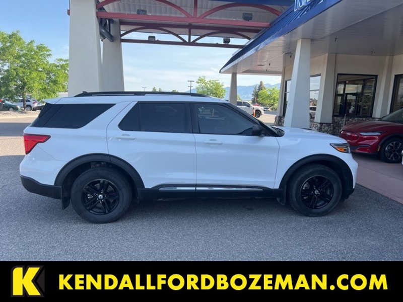 Used 2021 Ford Explorer XLT image 1