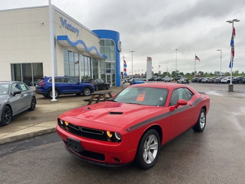 Used 2023 Dodge Challenger SXT image 1