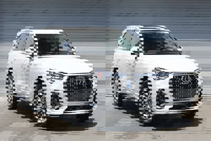 Certified 2024 Audi Q3 2.0T Premium w/ Convenience Package image 1