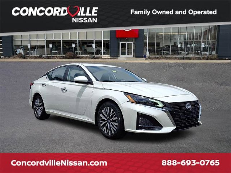Certified 2024 Nissan Altima 2.5 SV w/ SV Premium Package image 1
