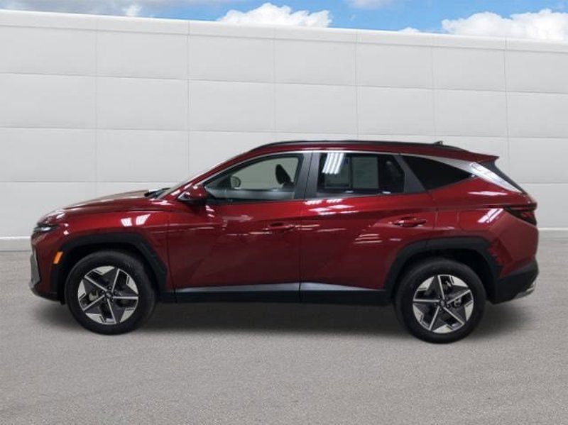 Certified 2025 Hyundai Tucson SEL image 1