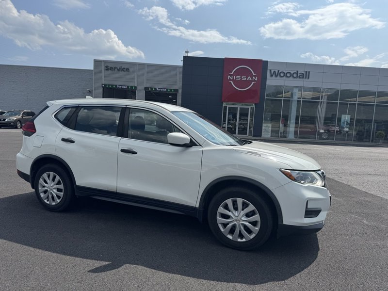 Used 2017 Nissan Rogue S image 1