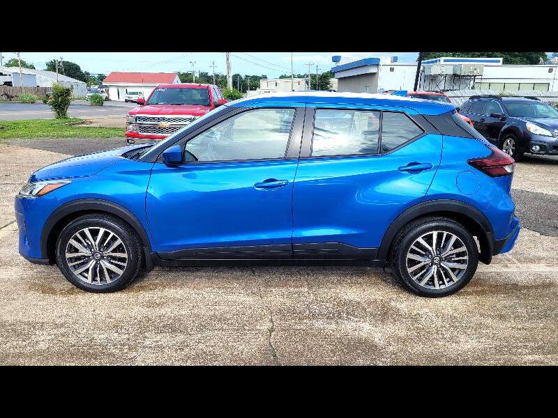 Used 2021 Nissan Kicks SV image 1