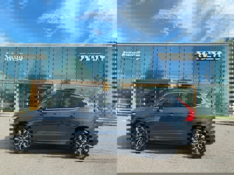 Certified 2023 Volvo XC60 B5 Core w/ Climate Package image 1