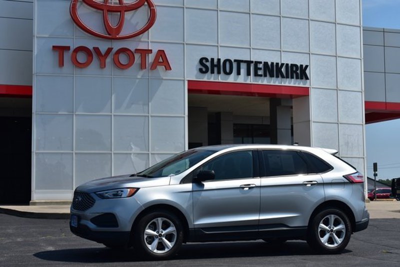 Used 2023 Ford Edge SE w/ Cargo Accessory Package image 1