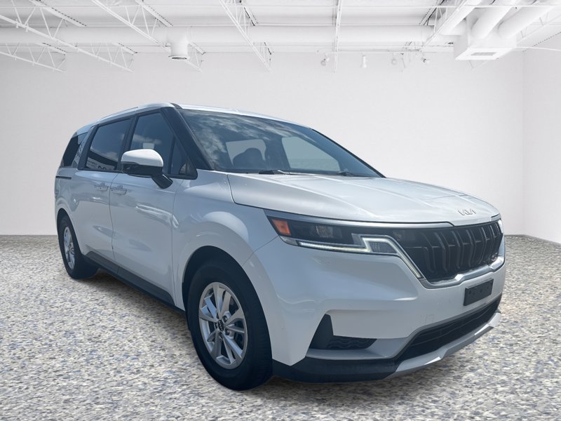 Certified 2022 Kia Carnival LX image 1