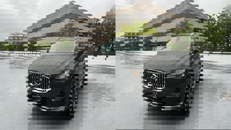 Certified 2023 Volvo XC60 B5 Plus w/ Climate Package image 1