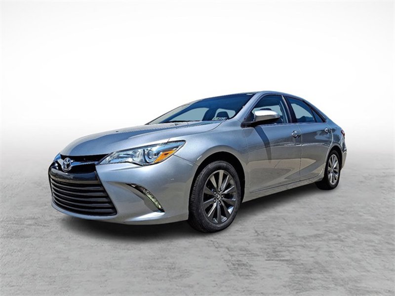 Used 2017 Toyota Camry XLE image 1