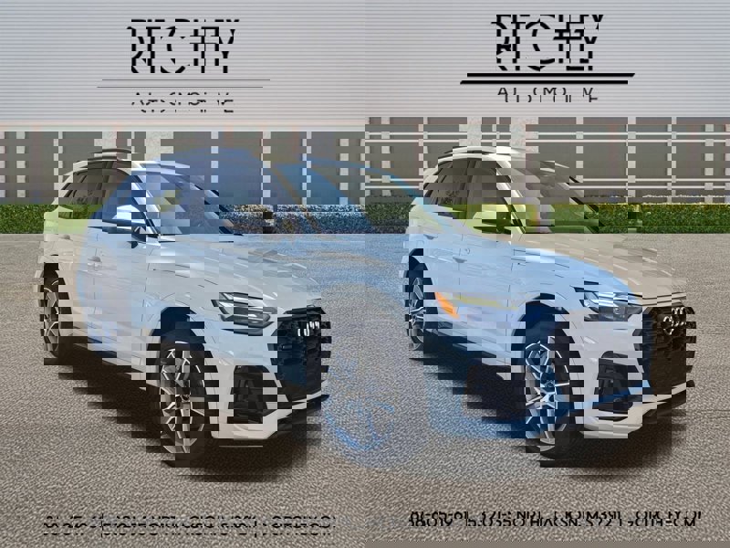 Certified 2025 Audi Q5 2.0T Premium w/ Convenience Plus Package image 1