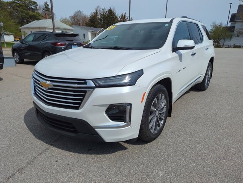 Certified 2023 Chevrolet Traverse Premier w/ LPO, Floor Liner Package image 1