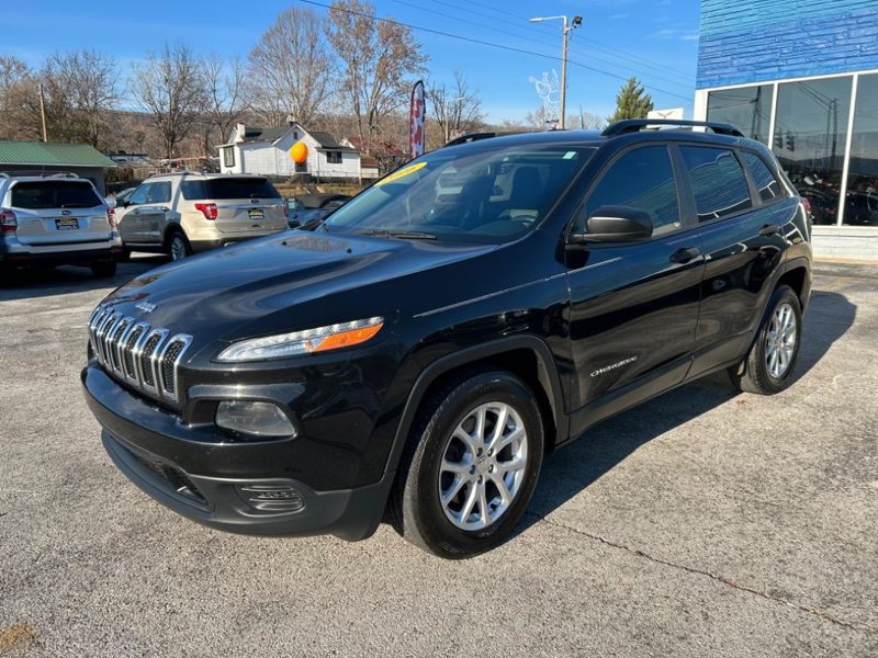 Used 2016 Jeep Cherokee Sport image 1