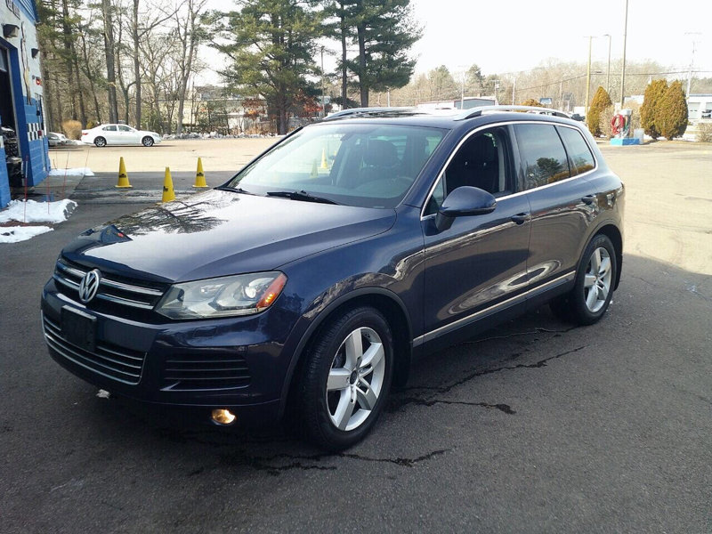 Used 2013 Volkswagen Touareg TDI image 1
