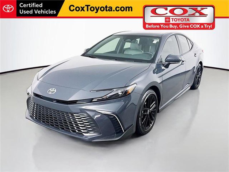 Certified 2025 Toyota Camry SE image 1