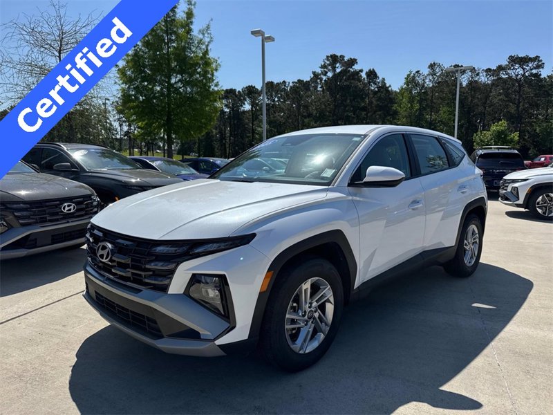 Certified 2025 Hyundai Tucson SE image 1
