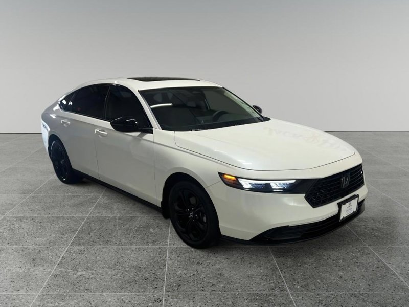 Certified 2025 Honda Accord SE image 1