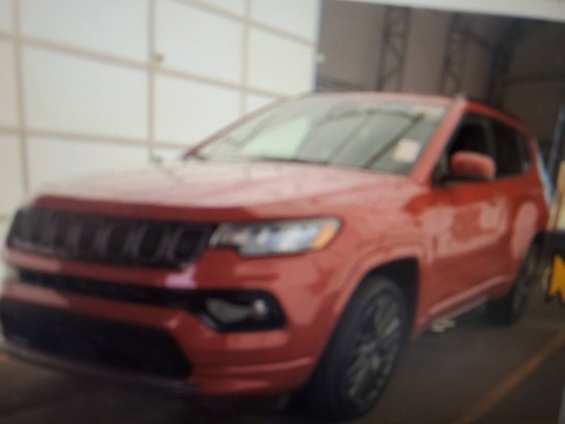 Used 2023 Jeep Compass Limited image 1