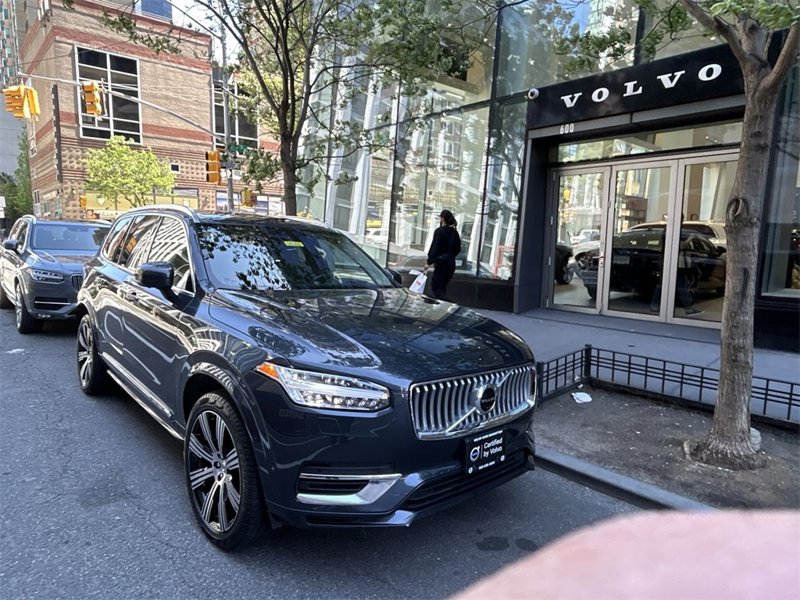 Certified 2022 Volvo XC90 T8 Inscription w/ Advanced Package image 1