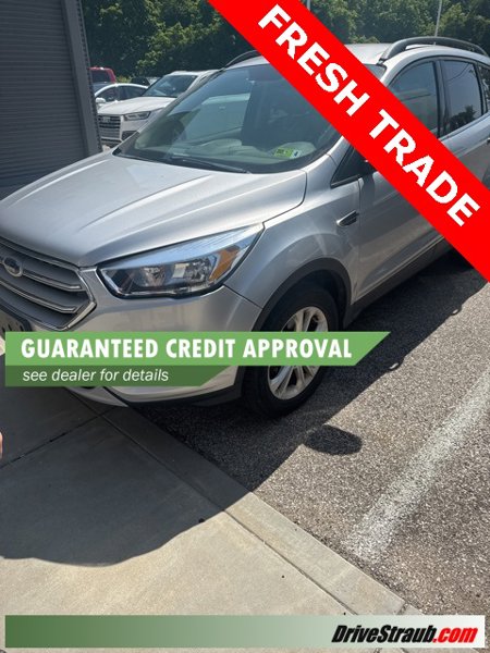 Used 2018 Ford Escape SE image 1