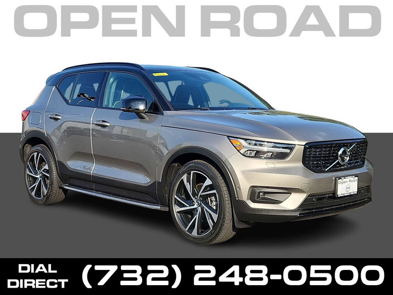 Certified 2022 Volvo XC40 T5 R-Design w/ Advanced Package image 1