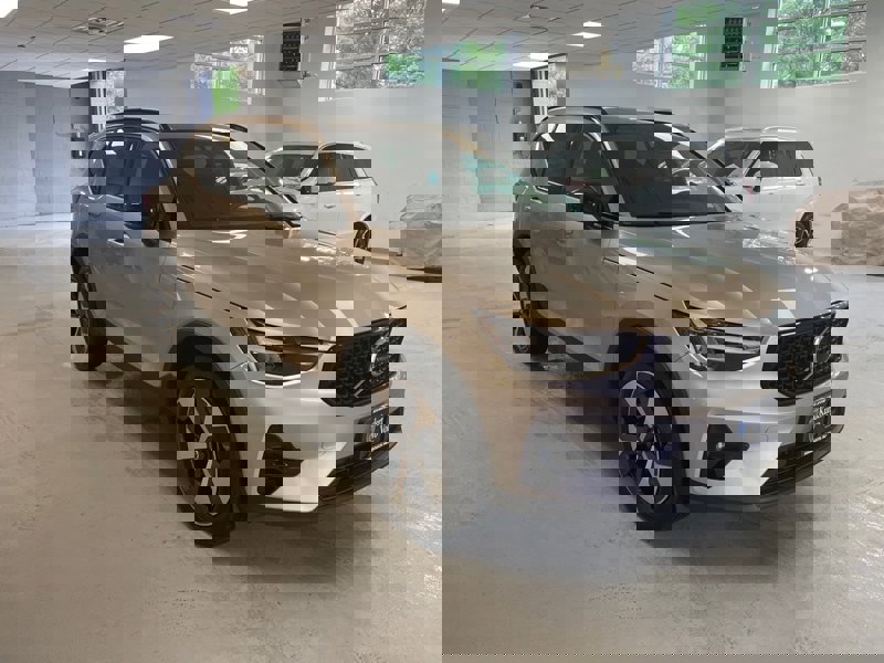 Certified 2023 Volvo XC40 B5 Plus w/ Climate Package image 1
