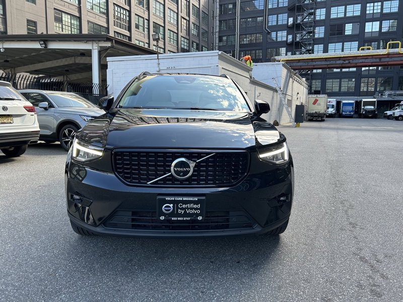 Certified 2023 Volvo XC40 B5 Plus w/ Driver Assist Package image 1