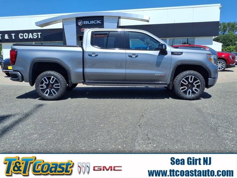 Certified 2022 GMC Sierra 1500 AT4 w/ AT4 Premium Package image 1