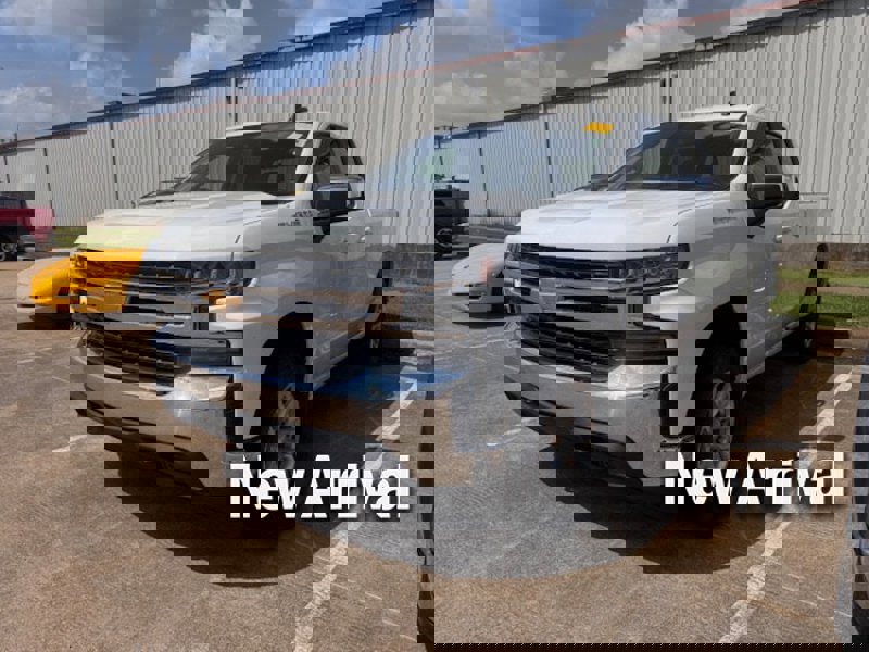 Used 2020 Chevrolet Silverado 1500 LT w/ Trailering Package image 1