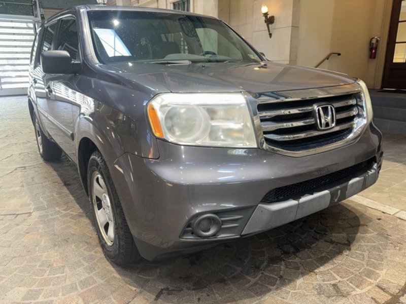 Used 2015 Honda Pilot LX image 1