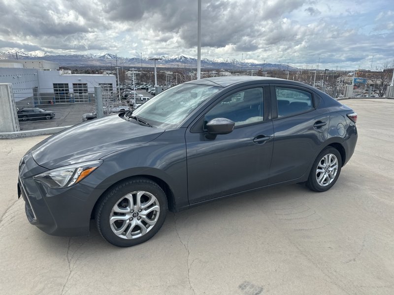 Used 2017 Toyota Yaris iA image 1