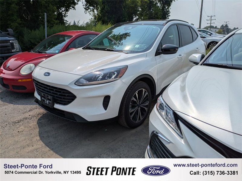 Certified 2022 Ford Escape SE w/ SE Sport Appearance Package image 1