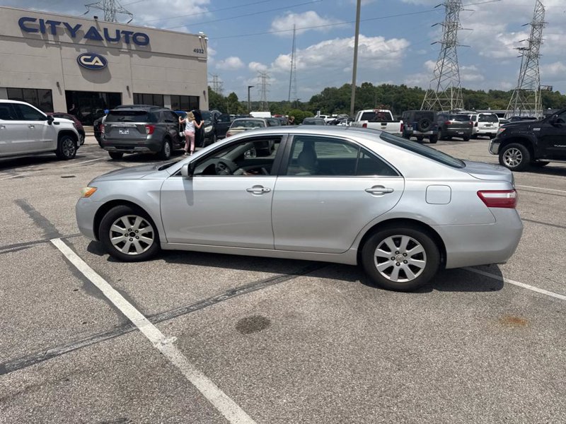 Used 2009 Toyota Camry XLE image 1