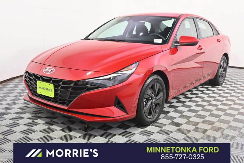 Used 2023 Hyundai Elantra SEL image 1