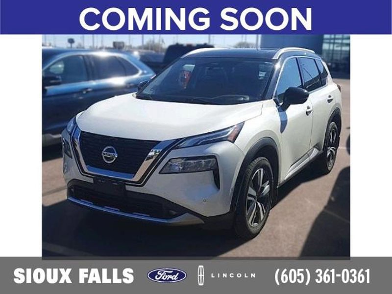 Used 2021 Nissan Rogue Platinum image 1