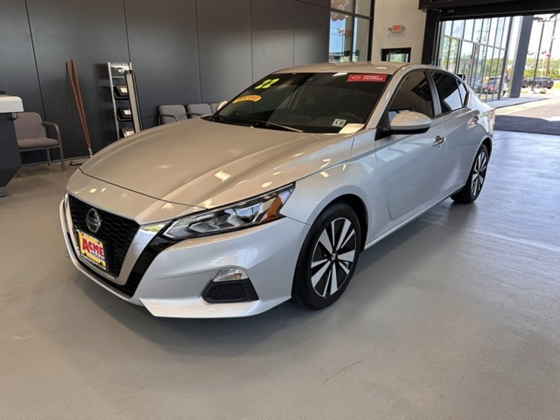 Certified 2022 Nissan Altima 2.5 SV image 1
