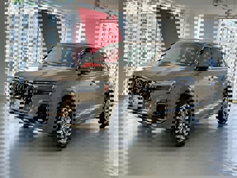 Certified 2025 Audi Q7 2.0T Premium Plus w/ Premium Plus Package image 1