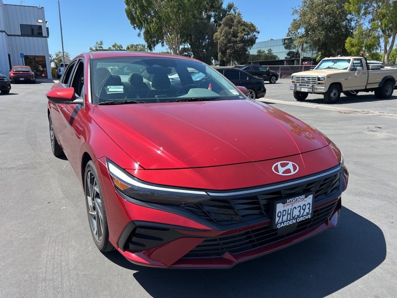 Certified 2024 Hyundai Elantra SEL w/ Convenience Package image 1