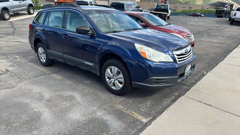 Used 2010 Subaru Outback 2.5i image 1