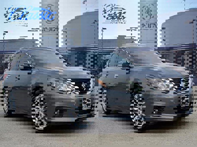 Used 2017 Nissan Altima 3.5 SL image 1