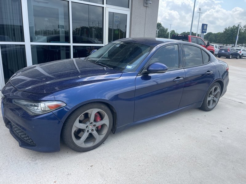 Used 2017 Alfa Romeo Giulia Ti w/ TI 18" Sport Package image 1