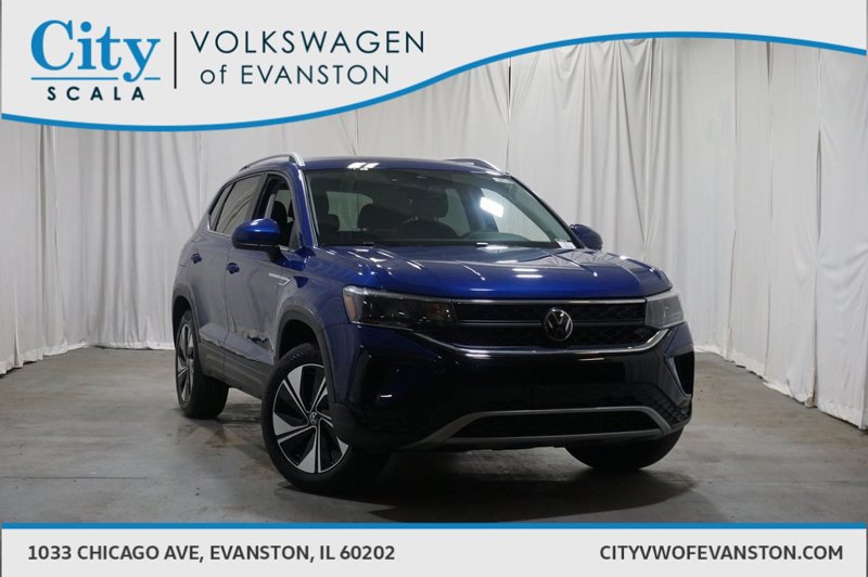 Certified 2024 Volkswagen Taos SE image 1